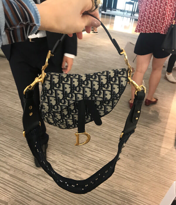 注目商品ディオール重ね刺繍 バック サドル ウエスト ポーチ ロゴ モノグラム 新作 CD M0446CTZQ M928